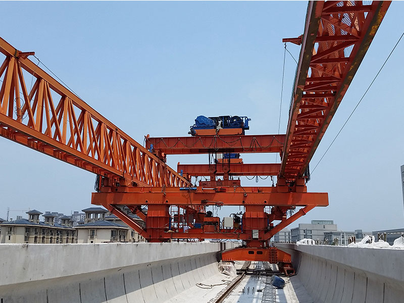 250噸輕軌架橋機(jī)鄭州工地